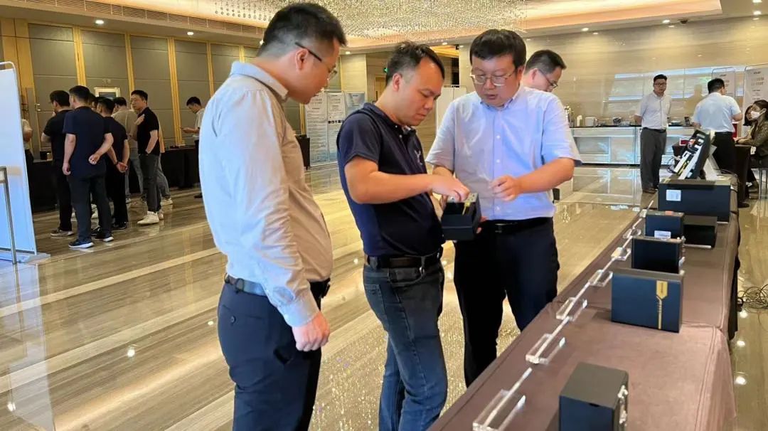 巅峰国际官网-钻营健全,你我一路成长